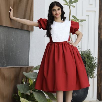 صورة فستان بناتي مطرز بأكمام منفوشة | ألوان (أحمر، عودي، ليموني) - 1175